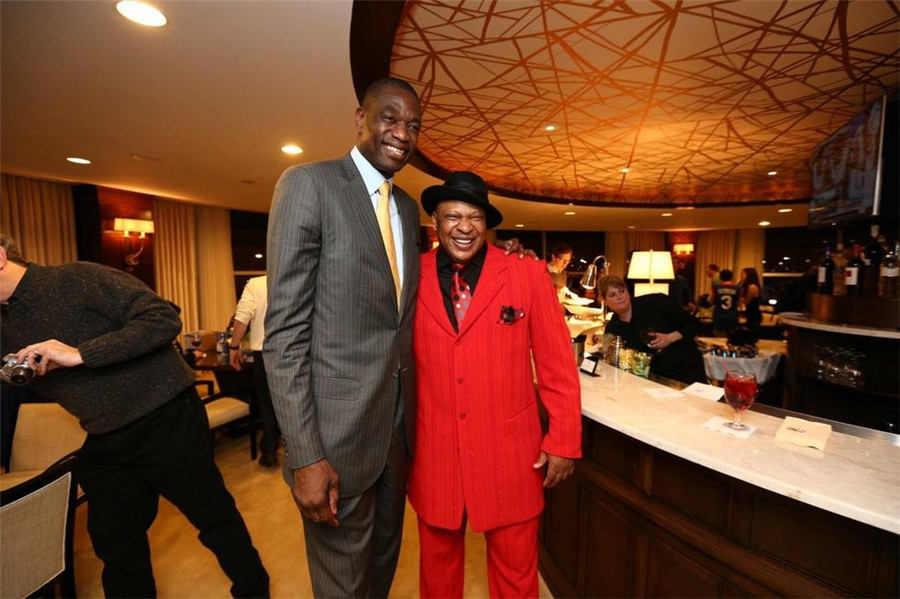 这两位年轻 这两位年轻