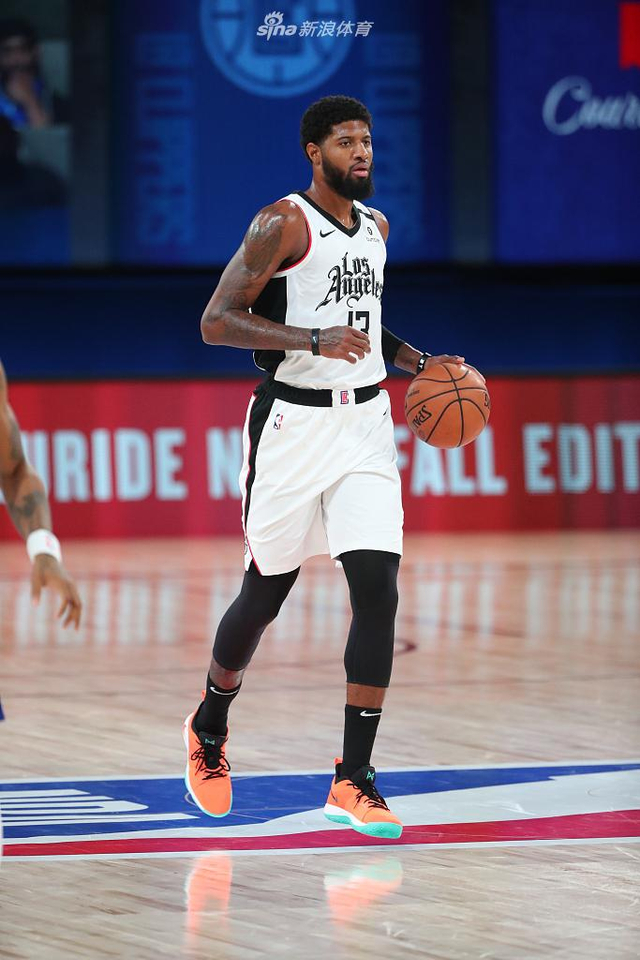 给足球迷们 给足球迷们