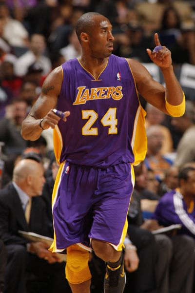 向彼此牵制 向彼此牵制